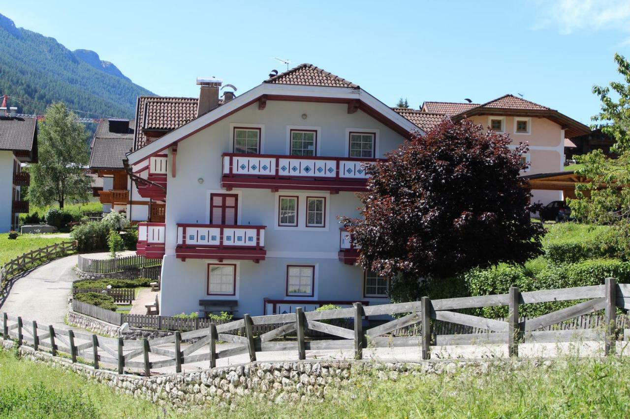 Apartamento Casa Azzurra Pozza di Fassa Exterior foto